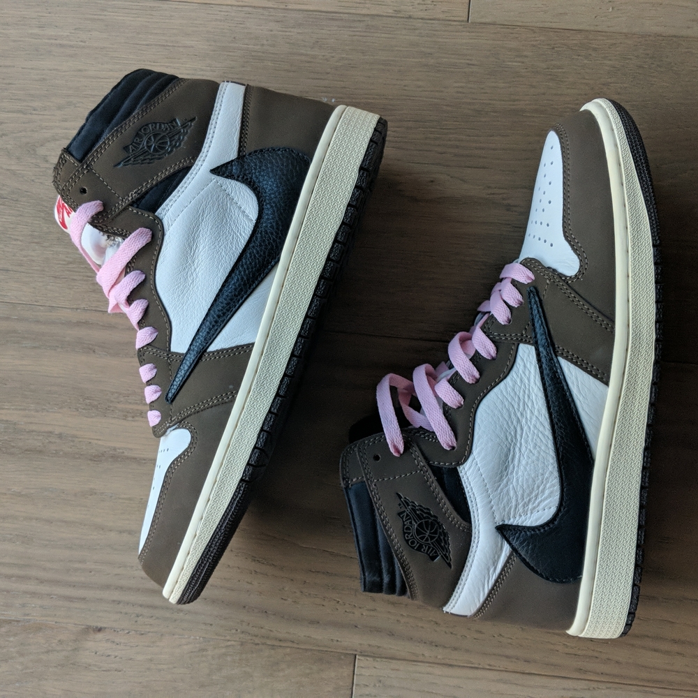 Travis Scott Jordan 1